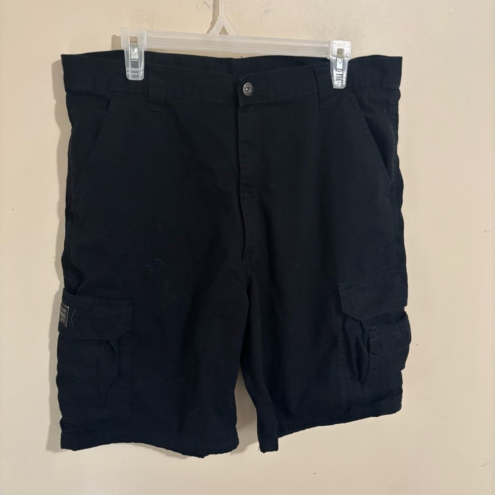 Wrangler Black Cargo Shorts Sz 36